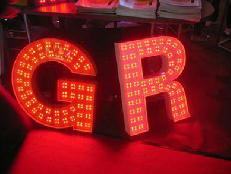 新郑LED发光字常见的安装误区。